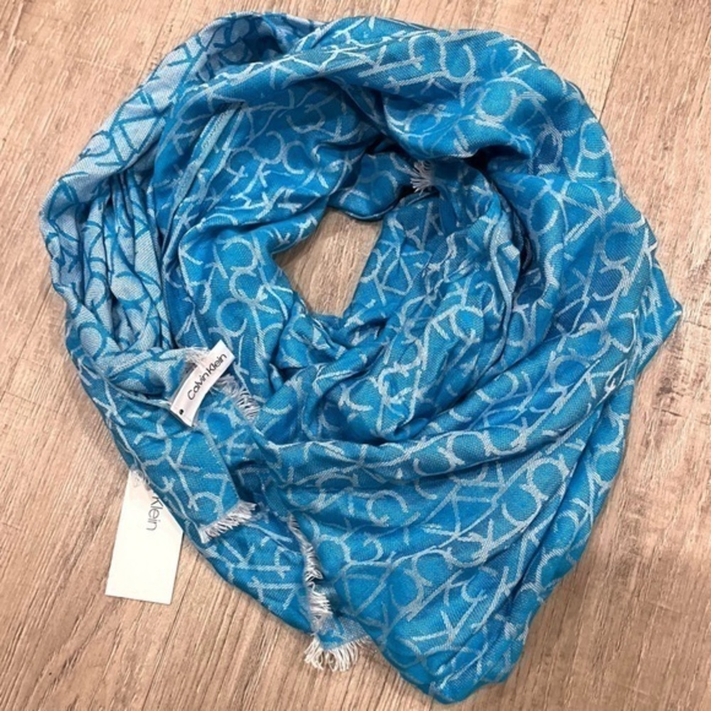 NWT Calvin Klein Blue Logo Scarf Oblong